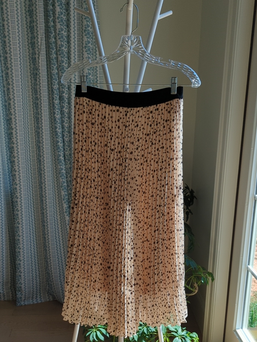 WD.NY Blush Pleated Midi Skirt with Black Waistband and Dot Print